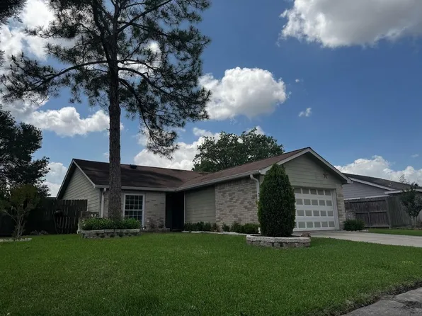 10119 Towne Mist Dr, Sugar Land, TX 77498