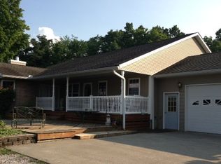 1035 Pond Ridge Rd, Murphysboro, IL 62966