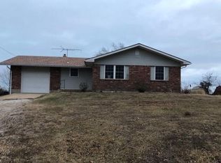 2259 Yellow Rock Rd, De Soto, MO 63020