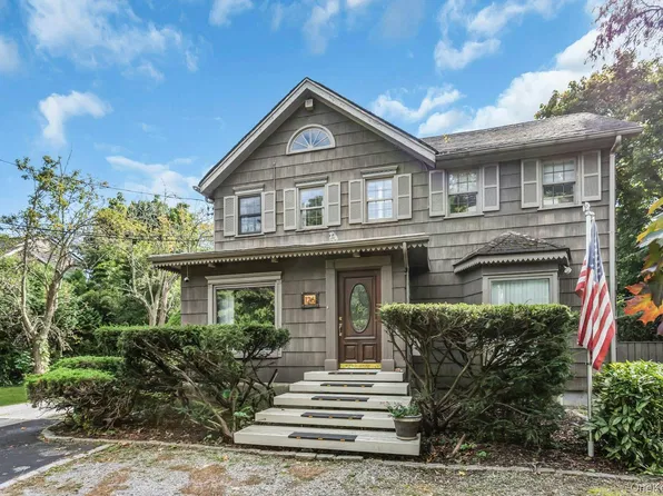 126 Harbor Hill Road, Roslyn Heights, NY 11577