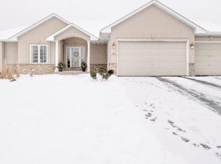 8495 Casey Ct, Inver Grove Heights, MN 55076