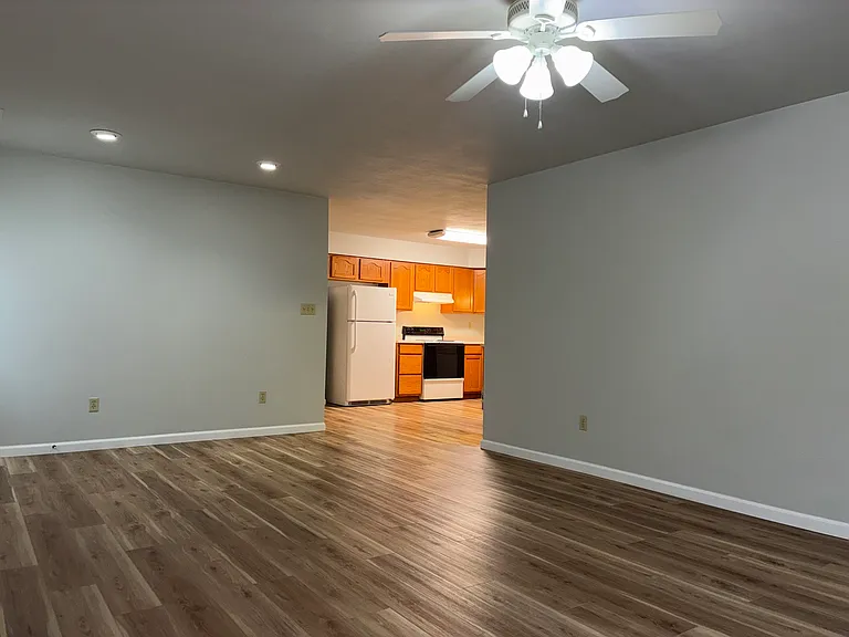 104 Brook Dr — Photo 4