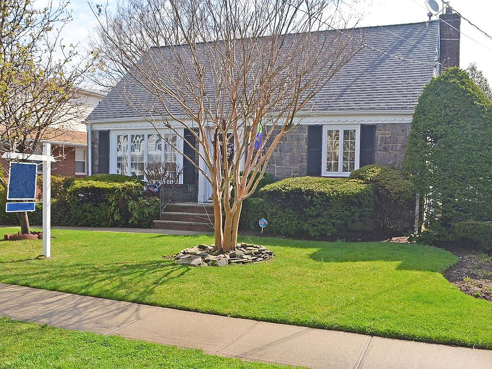 1st image of 212 Caroline Ave