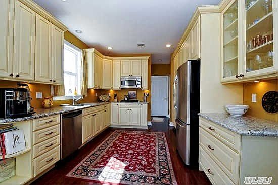 3rd image of 44 Wake Robin Ln