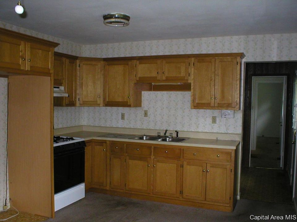 2nd image of 123 Dawn Dr