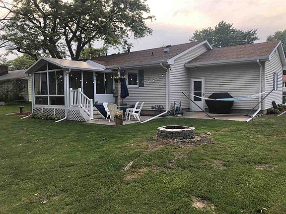 5th image of 909 Greenfield Ave