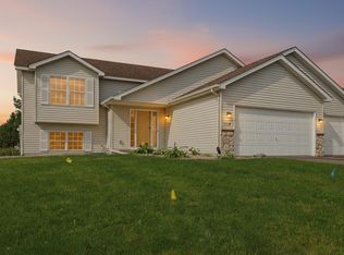 1114 Hidden Creek Blvd, Mayer, MN 55360