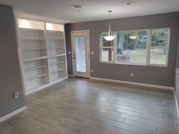 2nd image of 4505 Dallas Ave