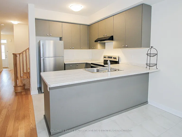 77 Keelson St — Photo 12