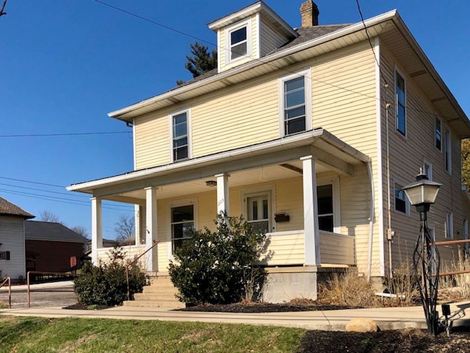 1st image of 223 E Main St