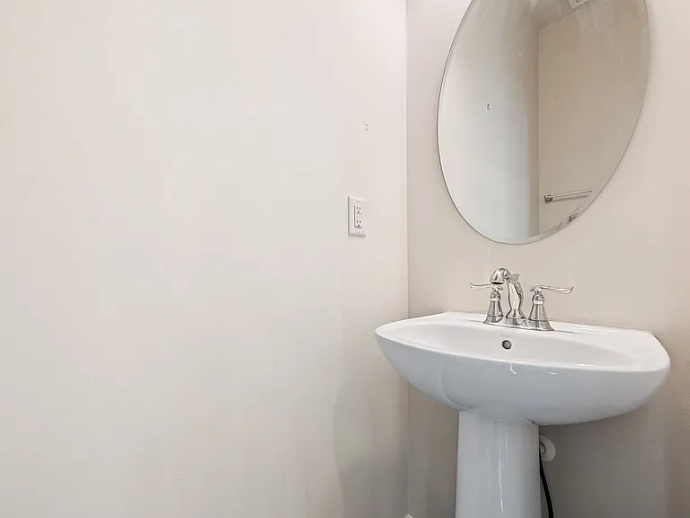 121 Callowhill Ln — Photo 14