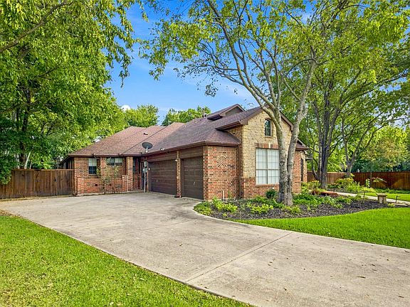 3rd image of 2105 Heather Ridge Ct