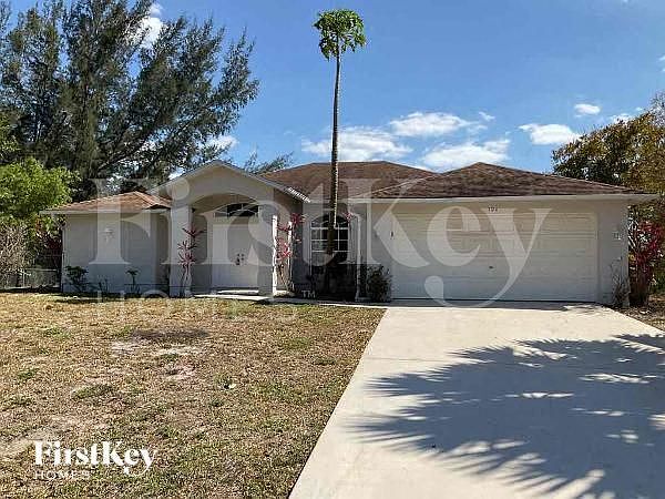 1st image of 504 NE 31st Ter