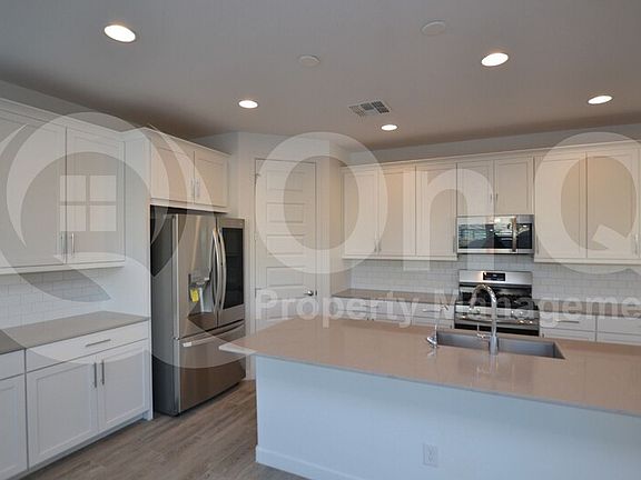 4th image of 6603 S Abbey Ln
