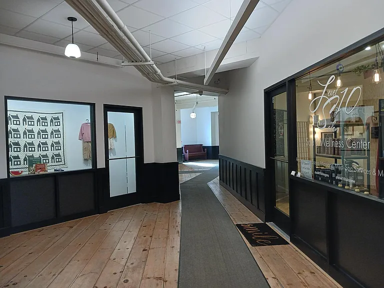 387 Main St — Photo 6