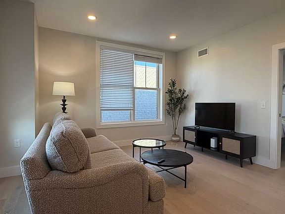 3rd image of 425 Border St #405