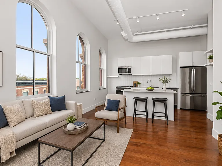 1425 N Milwaukee Ave #301 — Photo 2