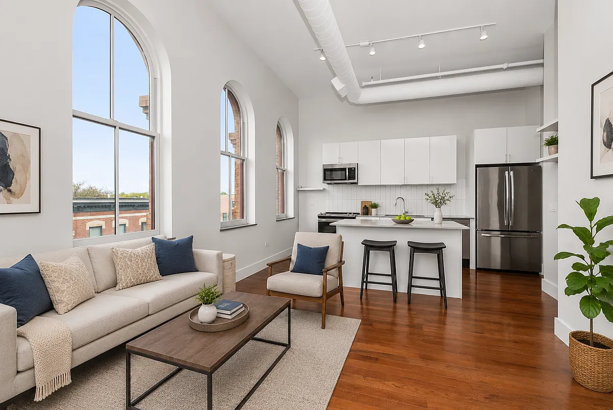 Building Photo - 1425 N Milwaukee Ave #301