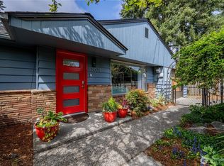 12021 5th Ave NE, Seattle, WA 98125