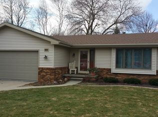 1498 Windmar Dr, Neenah, WI 54956