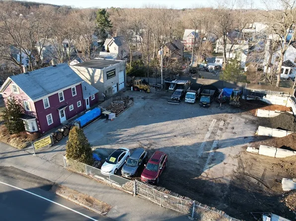 31-33 Montvale Ave, Stoneham, MA 02180