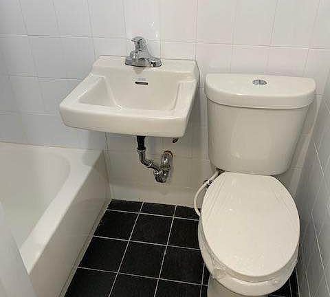4th image of 111 Chrystie St #15A