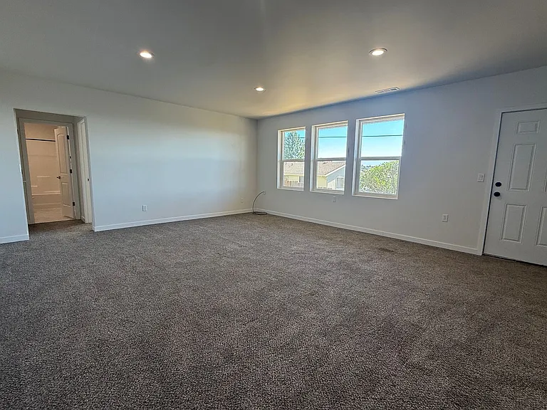 505 N 80th Ave — Photo 25