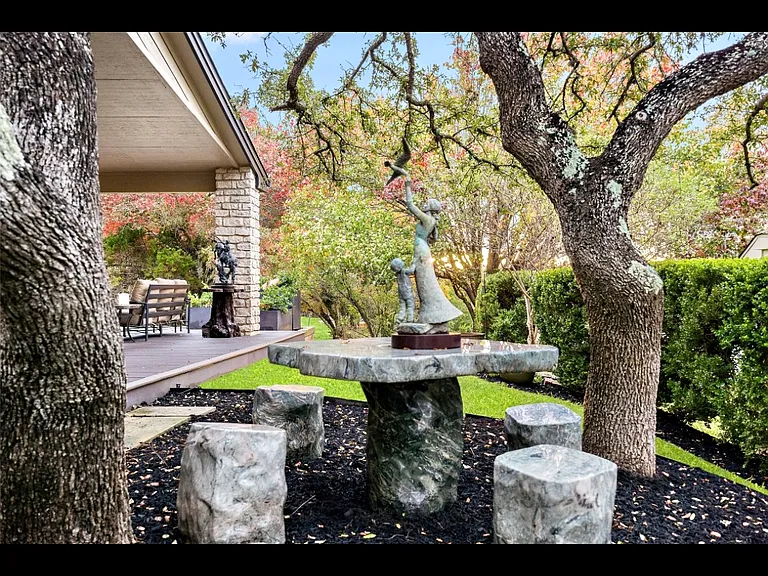 303 Golf Crest Ln — Photo 20