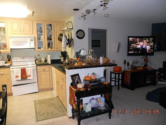 2nd image of 1146 La Terrace Cir