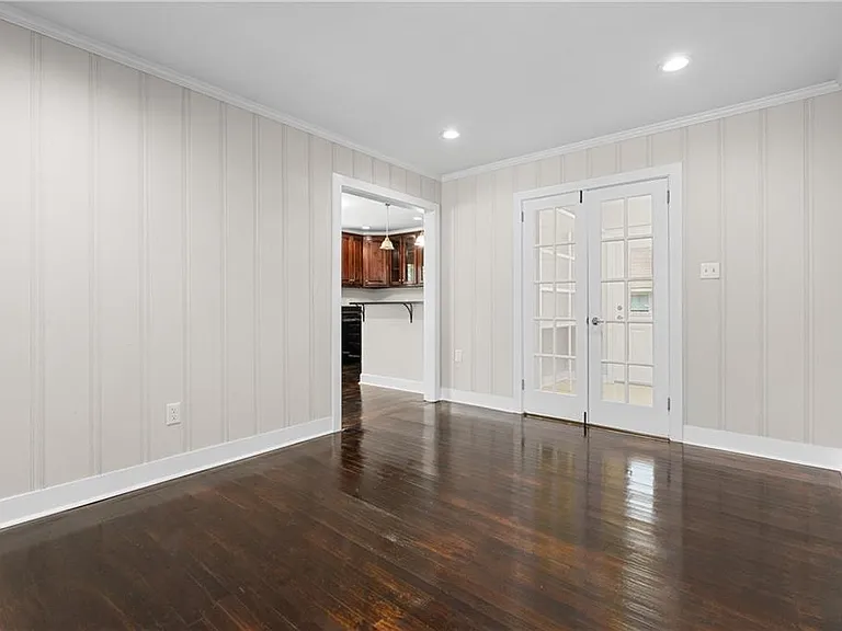 2762 Hillcrest Rd — Photo 10