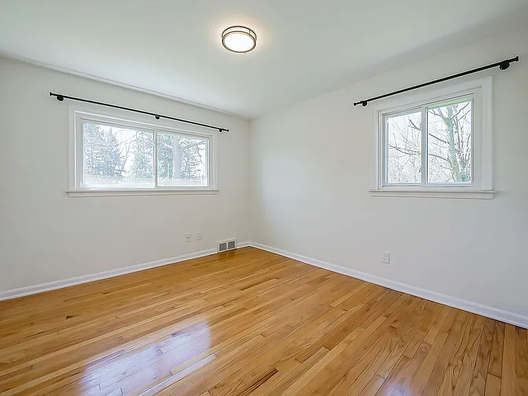 8701 Brookville Rd — Photo 16