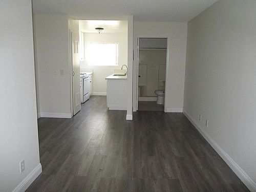 3rd image of 6910 Simpson Ave APT 4