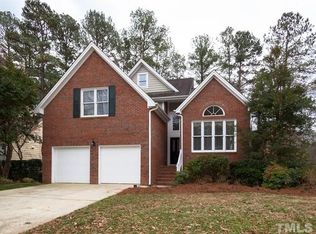310 Fairwinds Dr, Cary, NC 27518