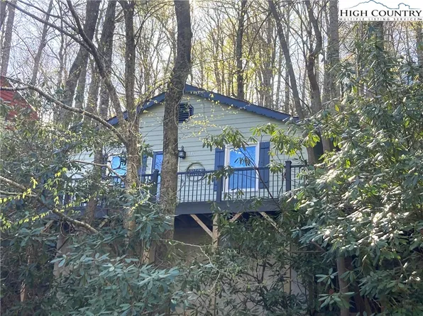 141 Snowflake Road, Banner Elk, NC 28604