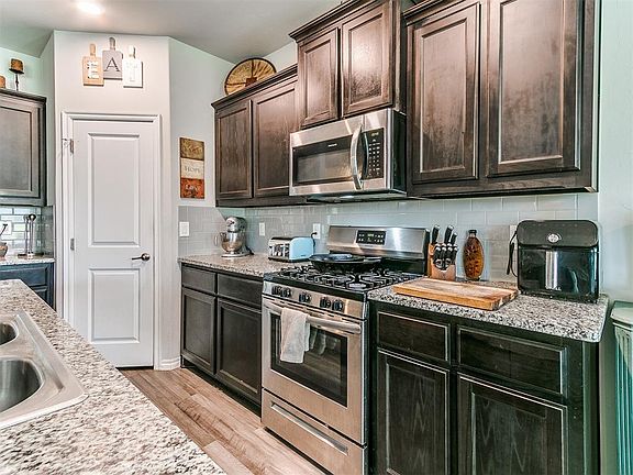 4th image of 12525 Babbling Brook Dr