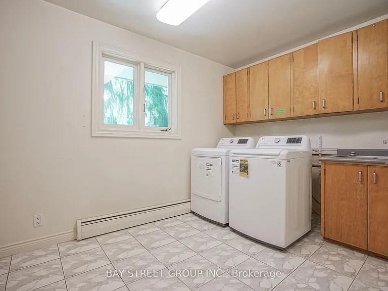 28 Wembley Ave — Photo 8