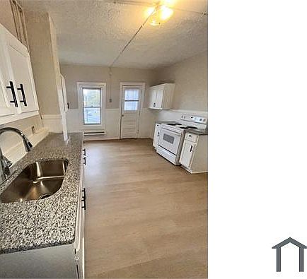 3rd image of 2550 Elyria Ave #1