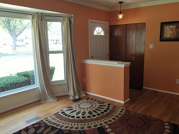 2nd image of 29530 Newport Dr
