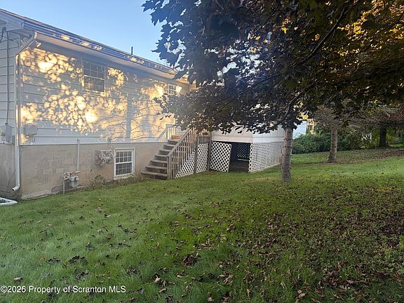 5th image of 102 Seymour Ave