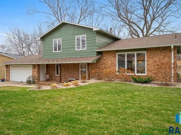 5809 W Bristol Dr, Sioux Falls, SD 57106