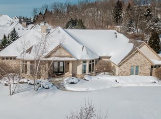W213N5289 Adamdale Dr, Menomonee Falls, WI 53051