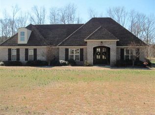 36 Cobblestone Dr, Caledonia, MS 39740