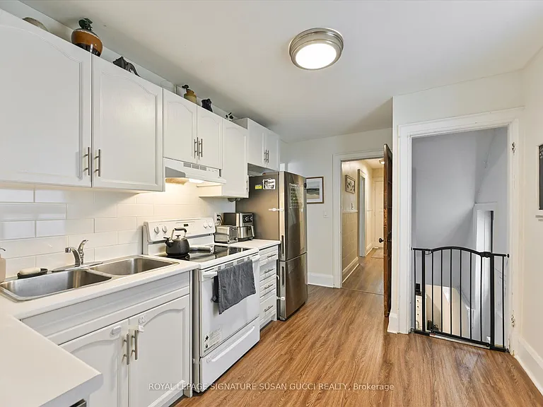 31 Lesmount Ave — Photo 12