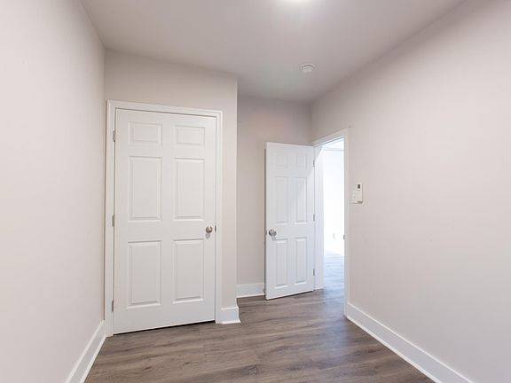 4th image of 2620 N Bancroft St #9