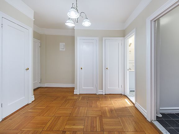 3rd image of 209 W 104th St APT 2B