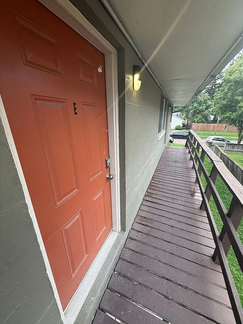 499 E Columbus St — Photo 1