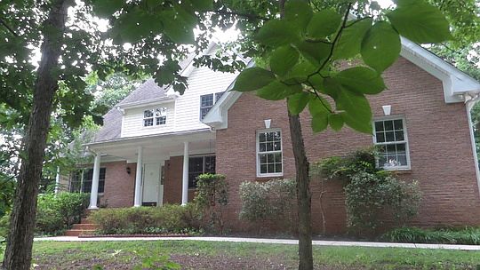 1st image of 134 Pondhaven Cir