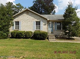 8319 Woodsman Ct, Louisville, KY 40219