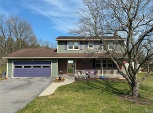 228 Forest View Dr, Kutztown, PA 19530