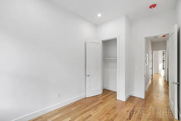 Rented by Real Street Inc | media 26